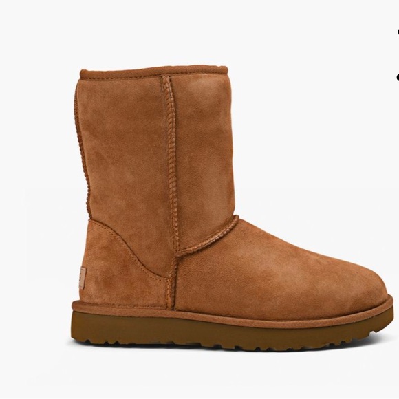 UGG Australia Classic Short II, Boot, Size 9 - Picture 2 of 7